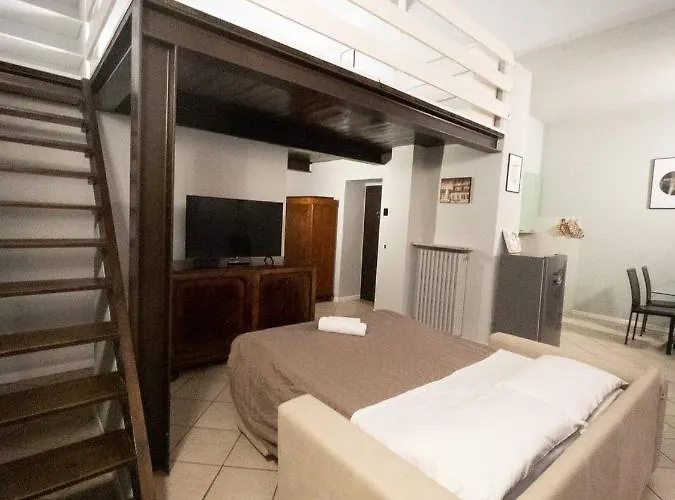 Carega Center 公寓 *