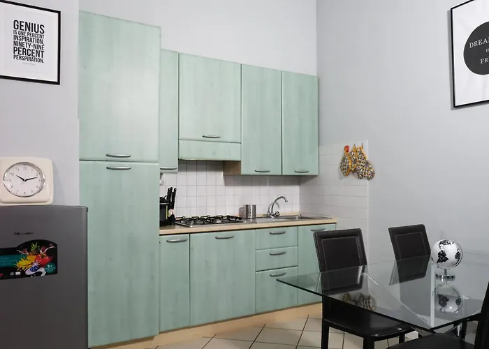 Carega Center 公寓 *